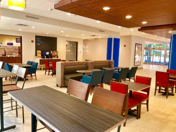 Holiday Inn Express & Suites Raleigh Airport - Brier Creek image 14