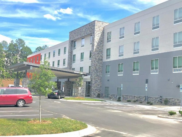 Holiday Inn Express & Suites Raleigh Airport - Brier Creek image 20