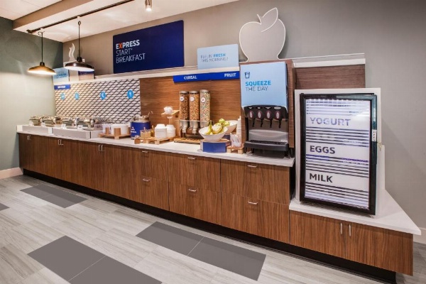 Holiday Inn Express & Suites Raleigh Airport - Brier Creek image 23